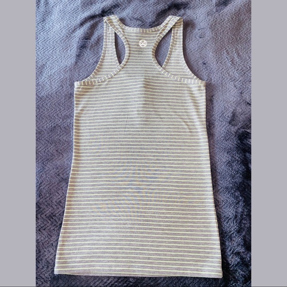 Move Tank Top - Picture 10 of 14